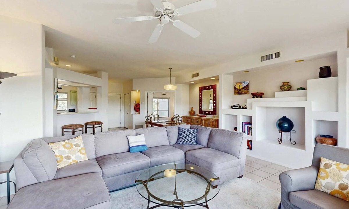 Rancho Vistoso Condo | Inviting condo with balcony & clubhouse amenity access