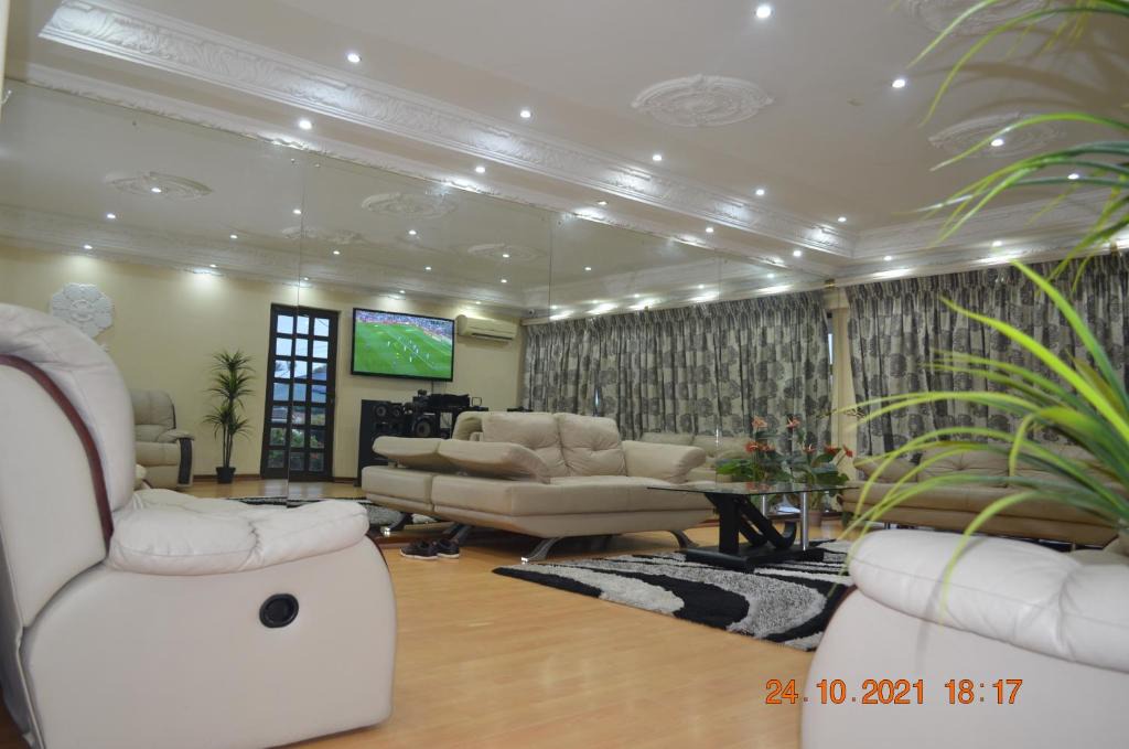 Bluff House | ISILOSAMANZI GUEST HOUSE