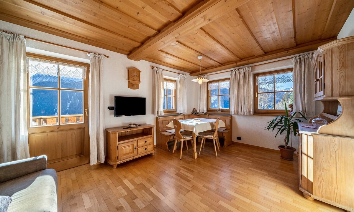 Ultimo Apartment | Kalchgruberhof Apartment Enzian with Lake View, Private Balcony, Terrace and Wi-Fi