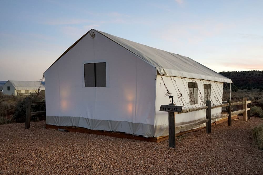 Kanab RV Rental | Kanab's Glamping Getaway with Your Pet: Comfort Meets Adventure
