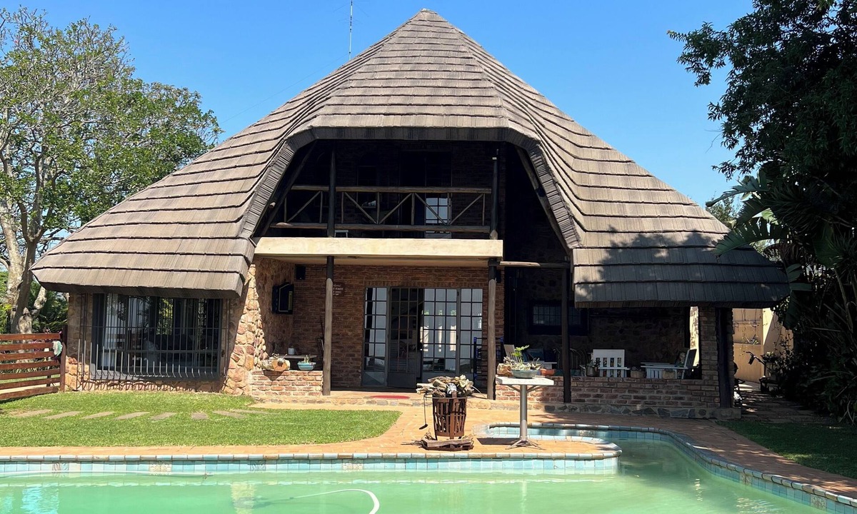 Botha's Hill Villa | Kariki Villa with Panoramic Valley Views