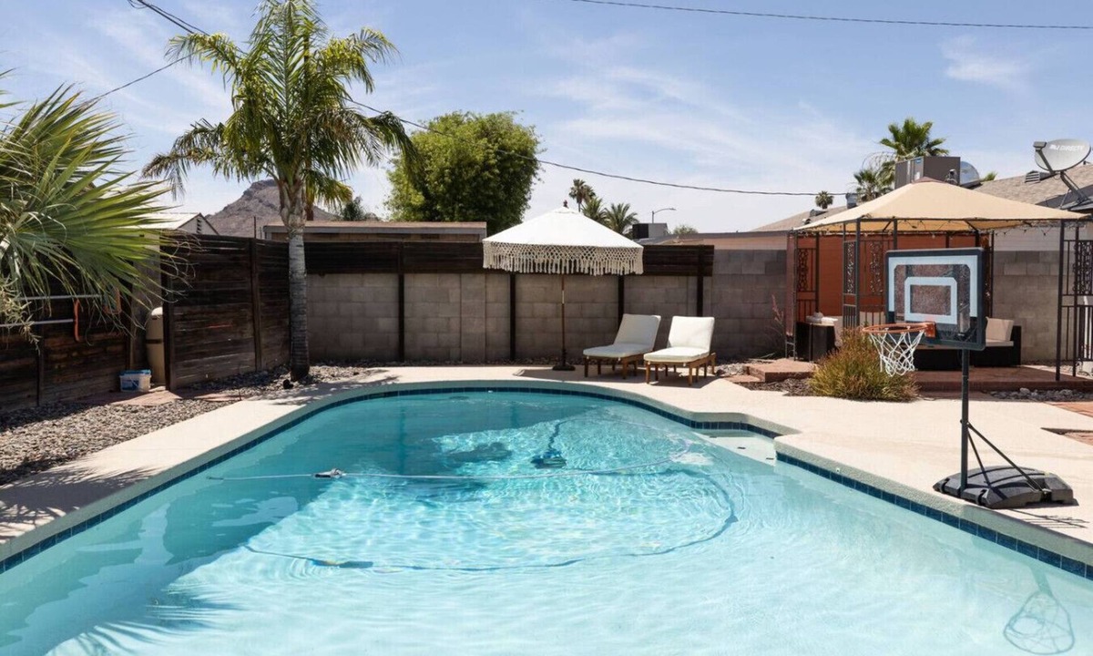 Paradise Plaza House | King Bed | Pool | Cabana | Hot Tub | Grill