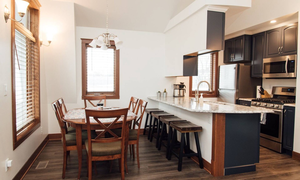 Kingfield House | Kingfield, Minneapolis; Sleeps 6; New Construction, 3 Miles from Downtown