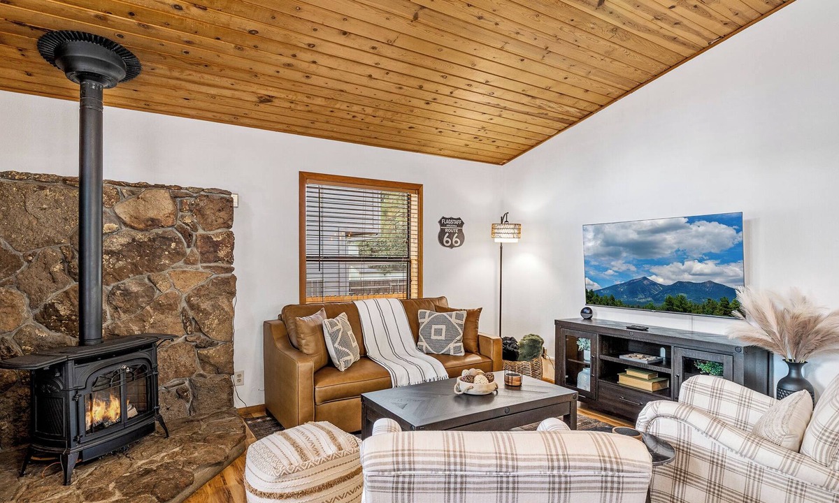Mountainaire House | Kiowa Cabin Hideaway Vacation Rental | 6-Guest Mountain Hideaway, Flagstaff | Mins to Dwtn Trails