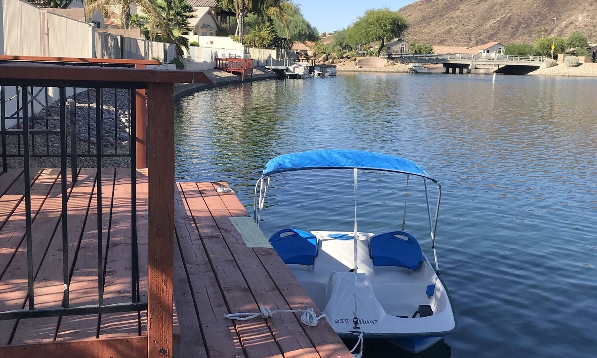 Arrowhead Lakes House | Lake House! Paddleboat, kayaks, fire pit, bikes, fish! fountain&mountain views!