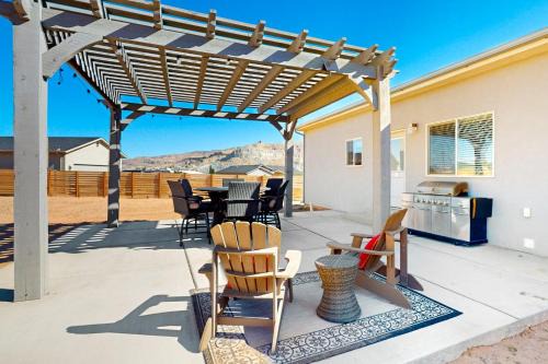 Big Water House | Lake Powell Base: Near Grand Canyon & Zion NP