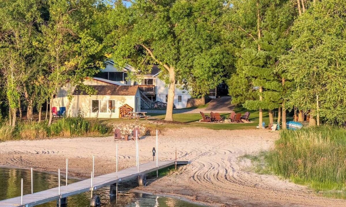 Baxter House | Lakefront Hot Tub Retreat w/Mega Arcade