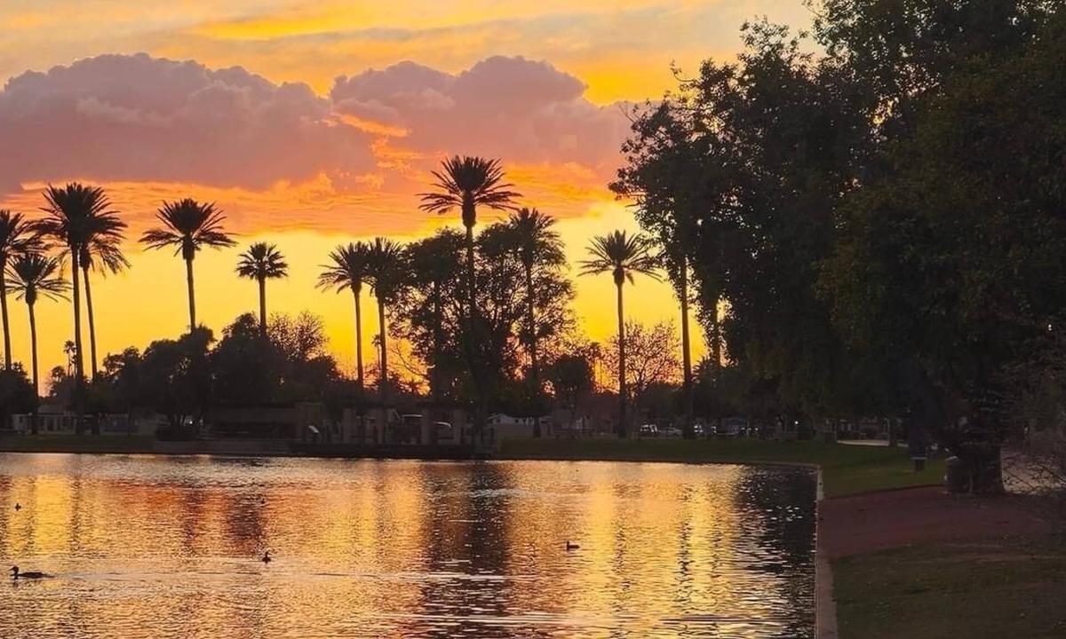 Litchfield Park House | Lakehouse in Old Litchfield Park