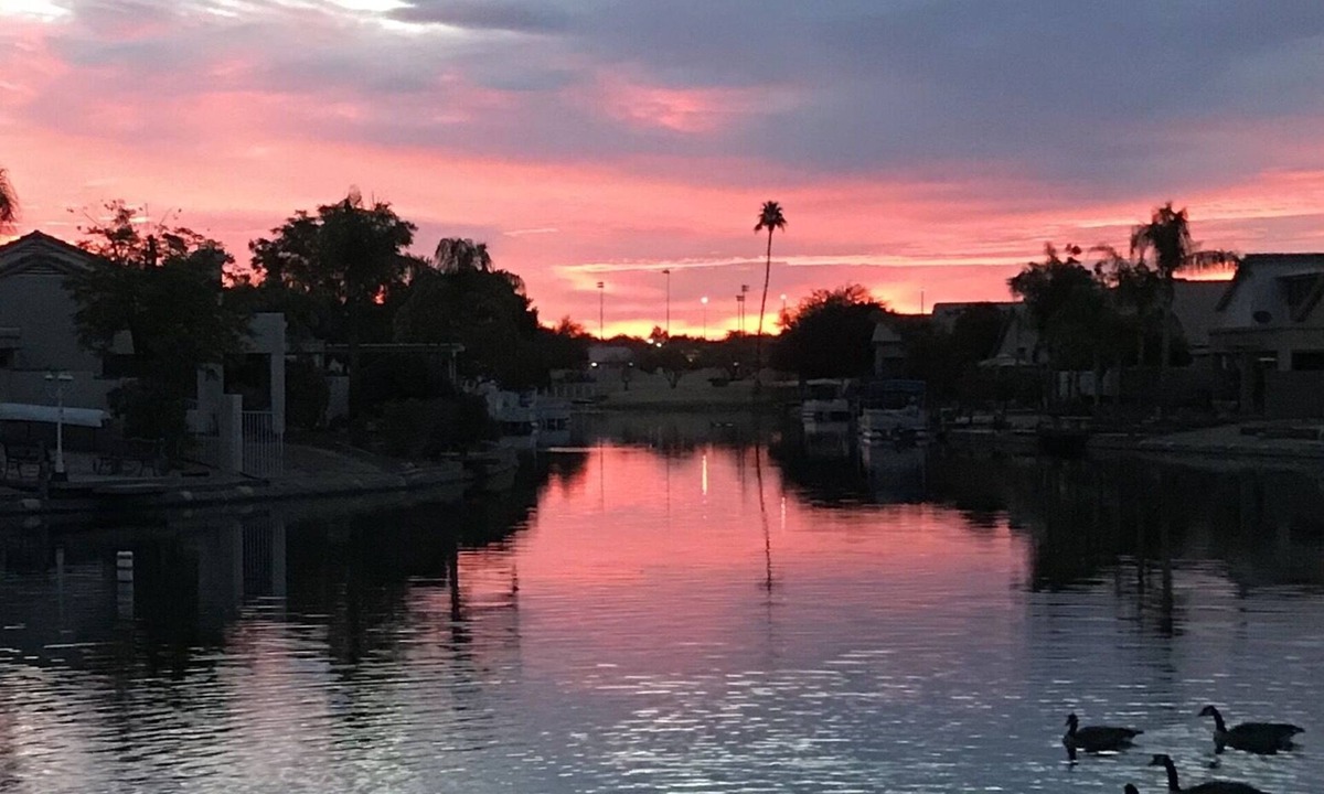 Desert Harbor House | Lakeside family friendly home—close to everything!
