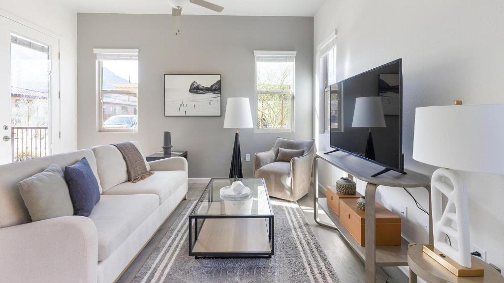 Oro Valley Apartment | Landing Apartments - Linda Vista