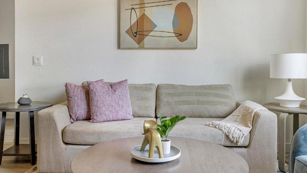 Maryvale Village Apartment | Landing Spectacular 1BD Yoga Studio Gym