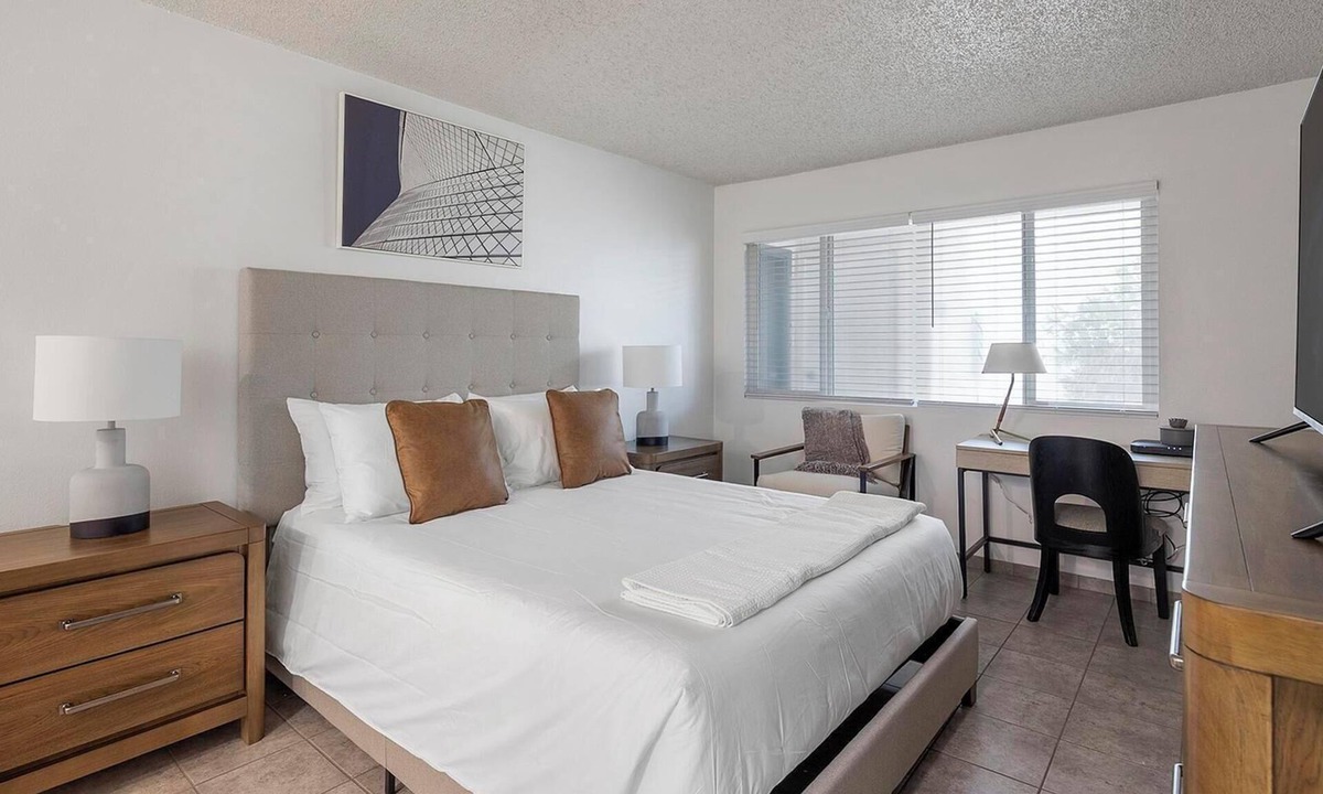 Glendale Apartment | Landing | Stunning Studio in Glendale