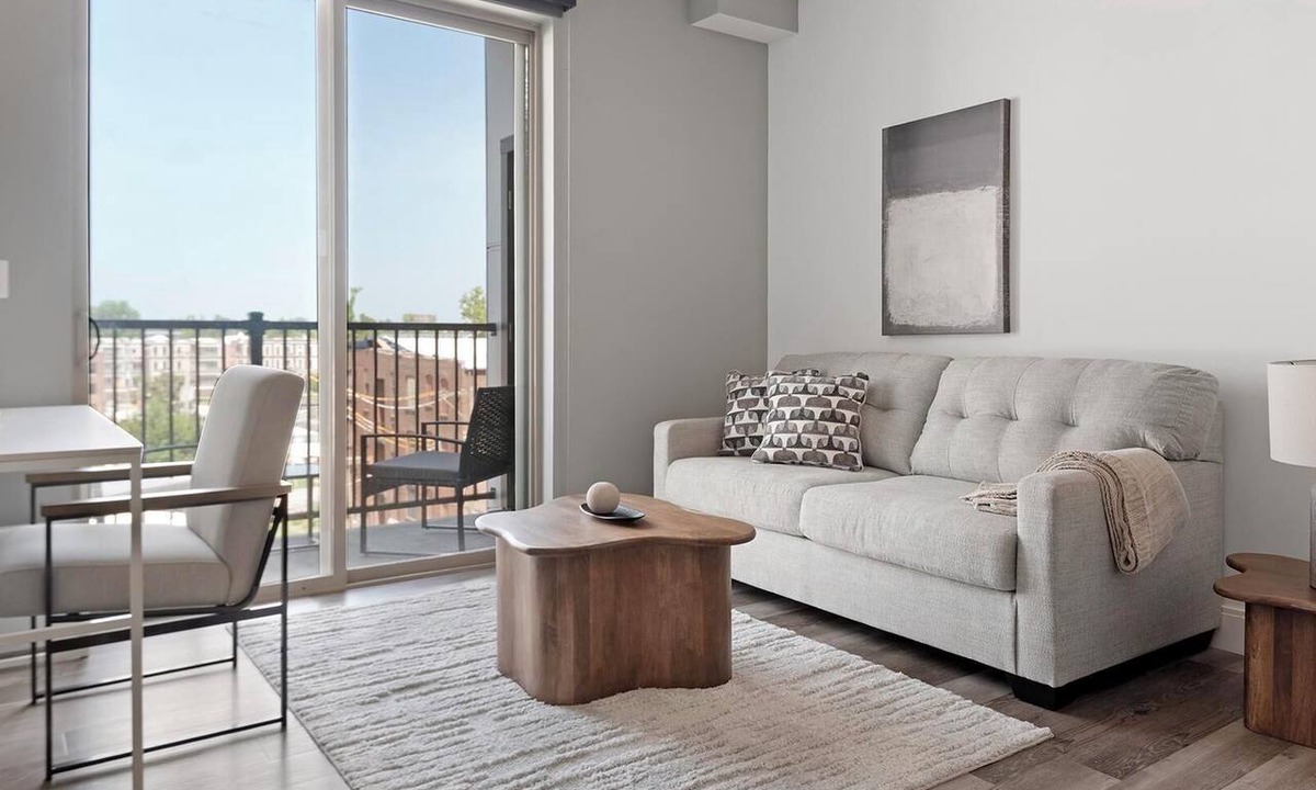 DeBaliviere Place Apartment | Landing | Stylish 1BD, Yoga Studio, Gym