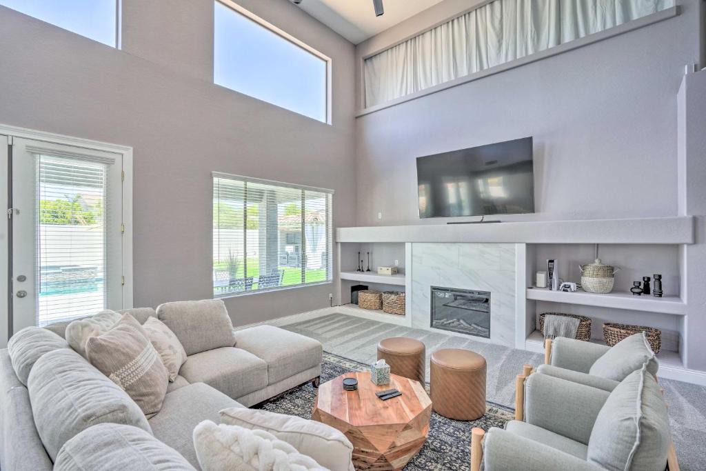 Litchfield Park House | Lavish House with Home Theater and Fireplaces!
