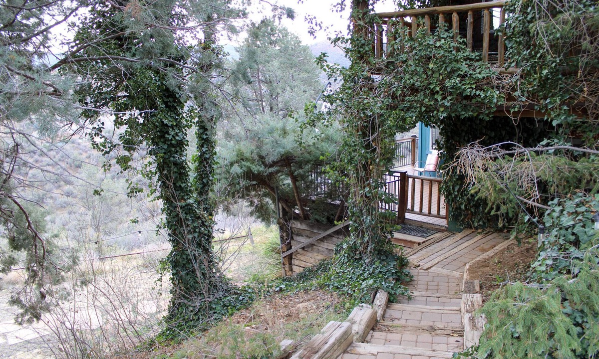 Prescott Cottage | Liberty & Sunflower Suite - Prescott Cabin Rentals