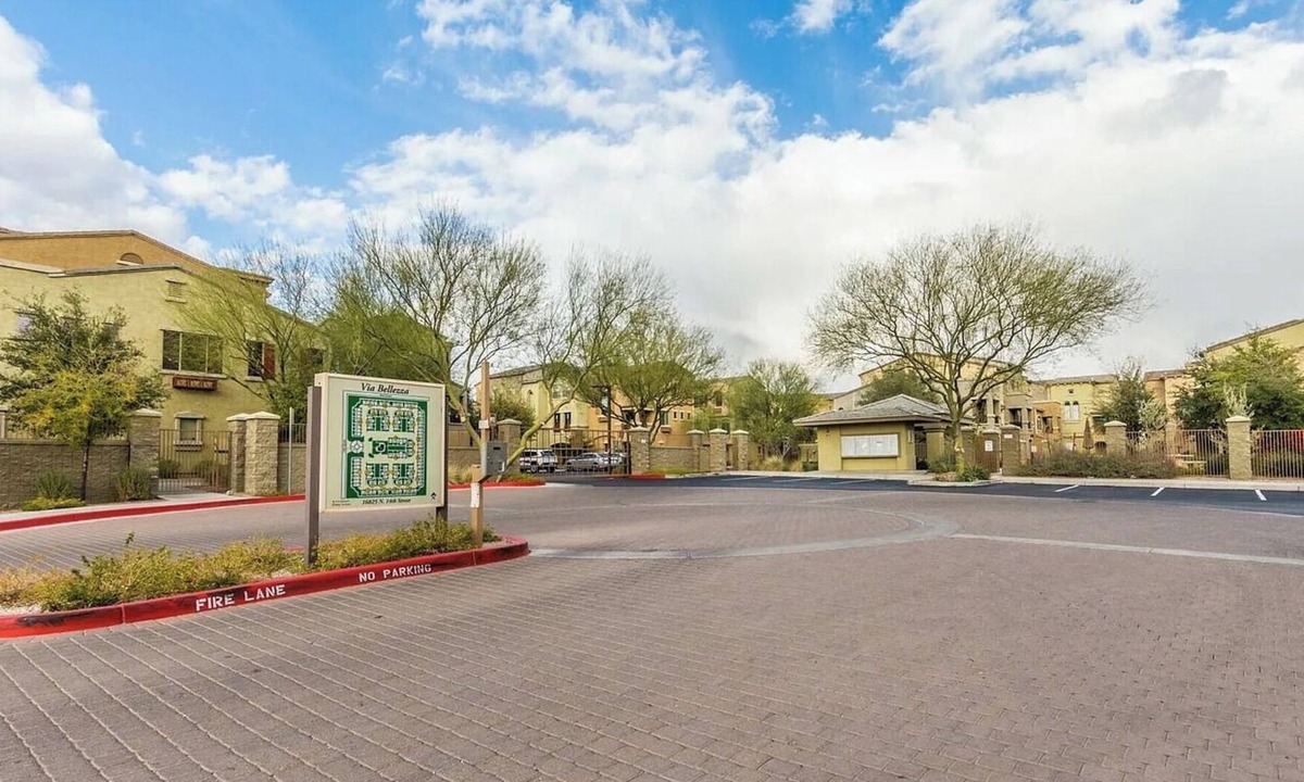 North Mountain House | Long Term Gem in the North Phoenix Desert, near ample amenities