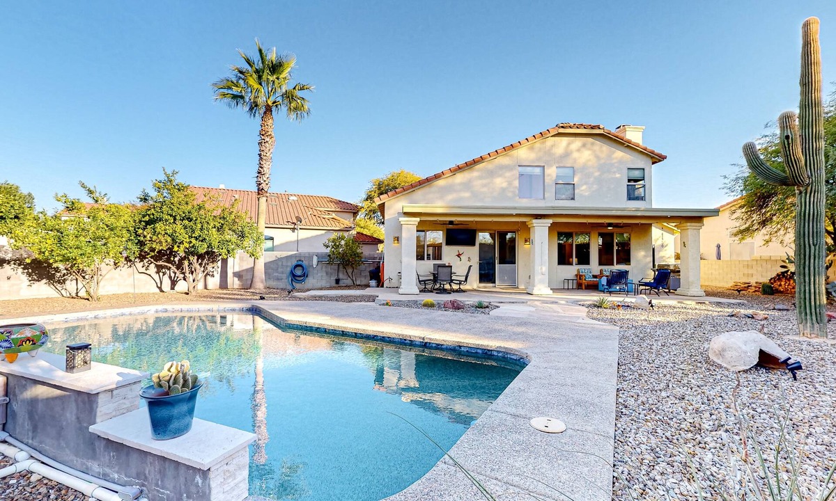 Oro Valley House | Lovely desert home with pool, covered patio, office, & mtn views - dog-friendly
