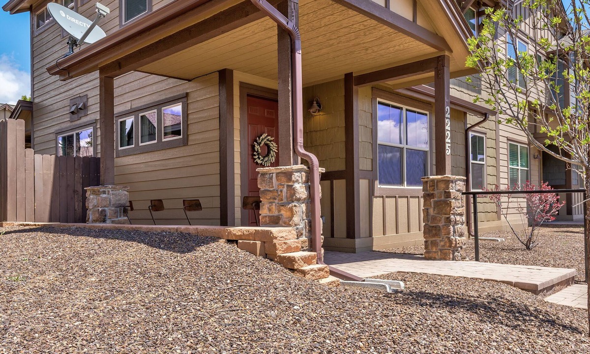 Flagstaff House | Lovely New Home in the North Woods