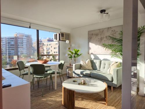 El Golf Apartment | Luminoso y central dpto Duplex en barrio El Golf - Costanera Center