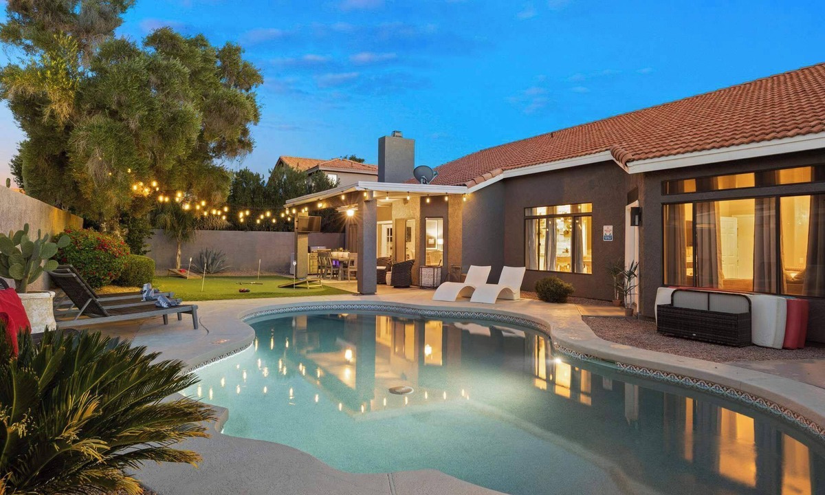 Paradise Park Vista House | LUX Modern Escape: Pool, Putt, Kierland Commons