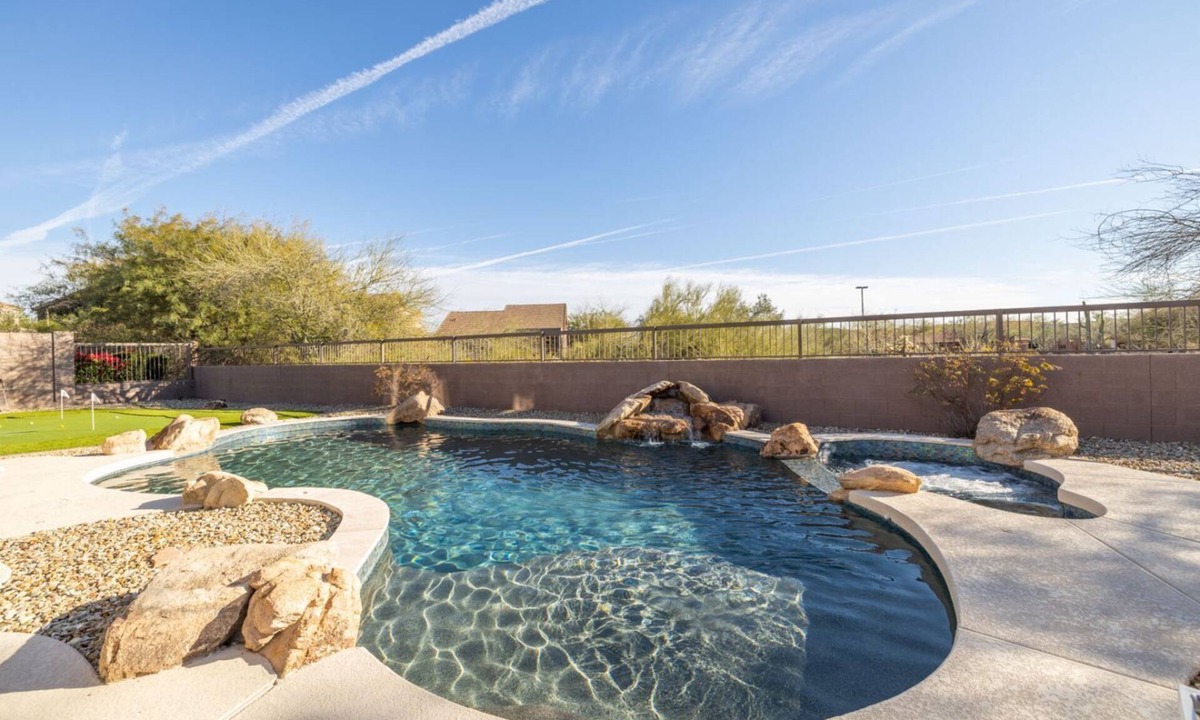 Las Sendas House | Lux Monthly Stay- 31 night+ Heated Pool and Hot Tub.