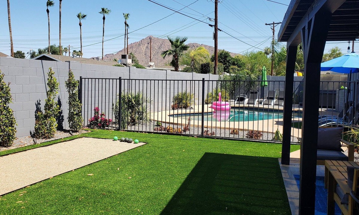 Melrose Meadows House | LUX Old Town Scottsdale, private pool hot tub bocce, Open play pickleball nearby