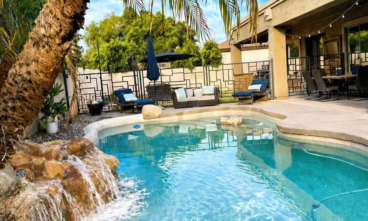 Mesa House | Luxe Retreat- Private Pool -BBQ- Peaceful Retreat- Comfort-Relax-Prime Location