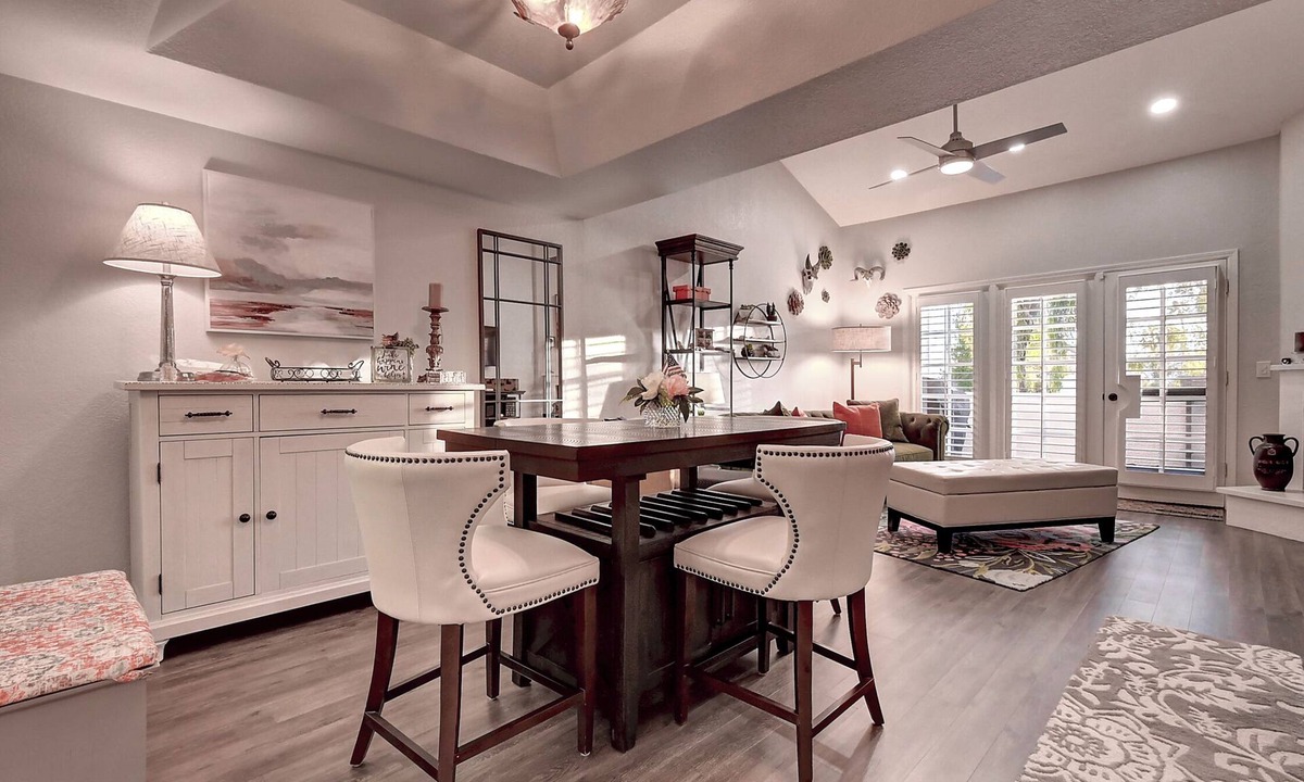 Camelback East House | Luxury 2-bedroom townhome on Biltmore golf course, close to dining and shopping!