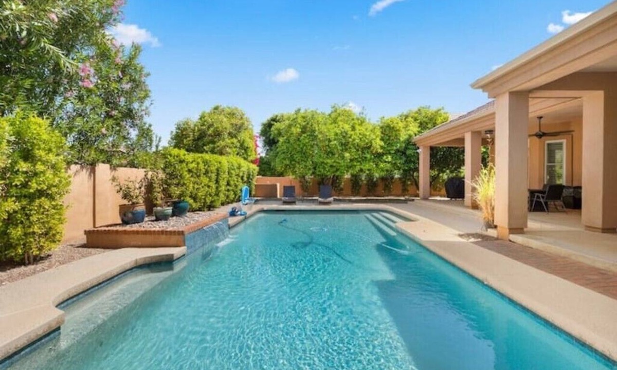 Mesa House | Luxury Home/Heated Pool/hot tub/Theater/Putting Green AZ