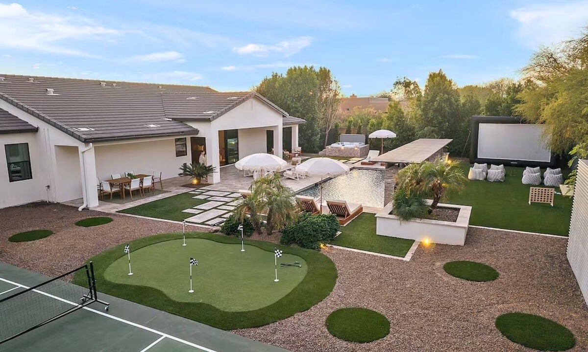 Paradise Valley Village House | Luxury Resort Oasis : Pool, Pickleball, Sauna, Spa, Sleeps 14 Comfortably