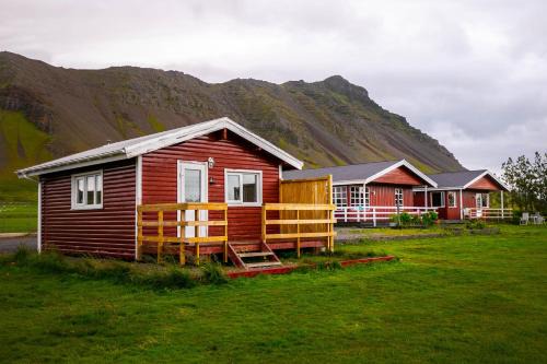 Hvalfjarðarsveit House | Móar Cottage