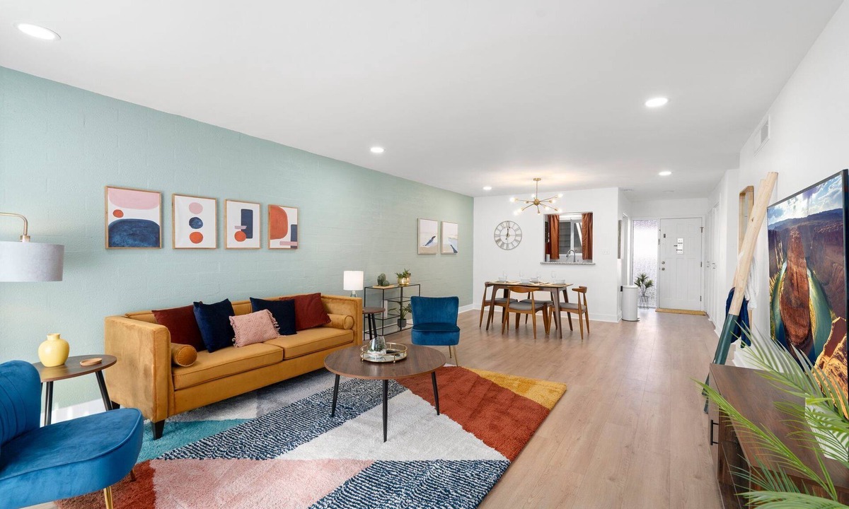 Fashion Square Condo | Mid-Century Condo w/Pool; Walk to Old Town; Mall