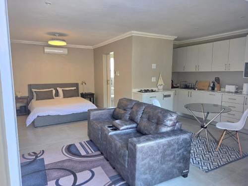 Pennington House | Miskin Place Unit 3