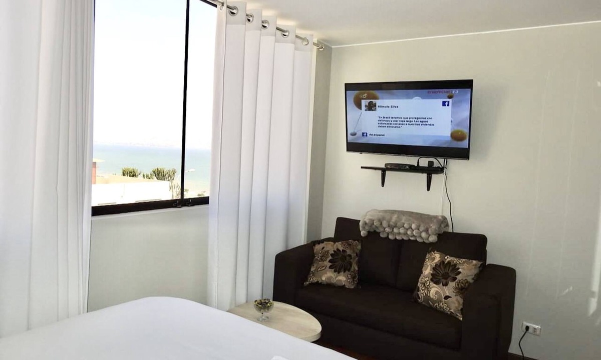 Magdalena del Mar Apartment | Modern 2 Bedroom Studio Apartment on Seaside in Lima
