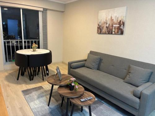 Santa Beatriz Apartment | Modern apartment overlooking Parque de las Aguas