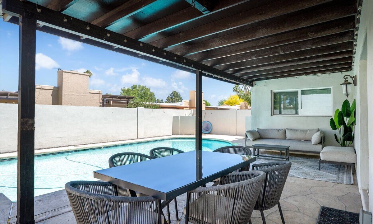 Litchfield Park House | Modern Comfort~ Pool~ BBQ~ Prime Location