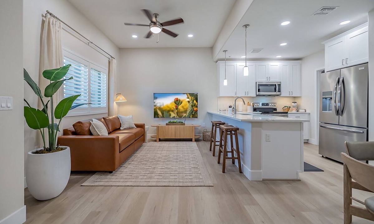 Tucson Condo | Modern Desert Retreat Walk to Dining & Shopping Near Scenic Hikes & Trails