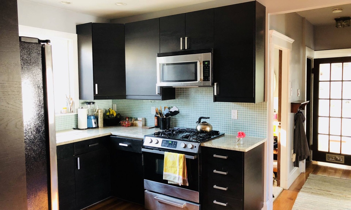 South Medford Apartment | Modern Open Concept 2 bedroom Near Tufts & Davis Square