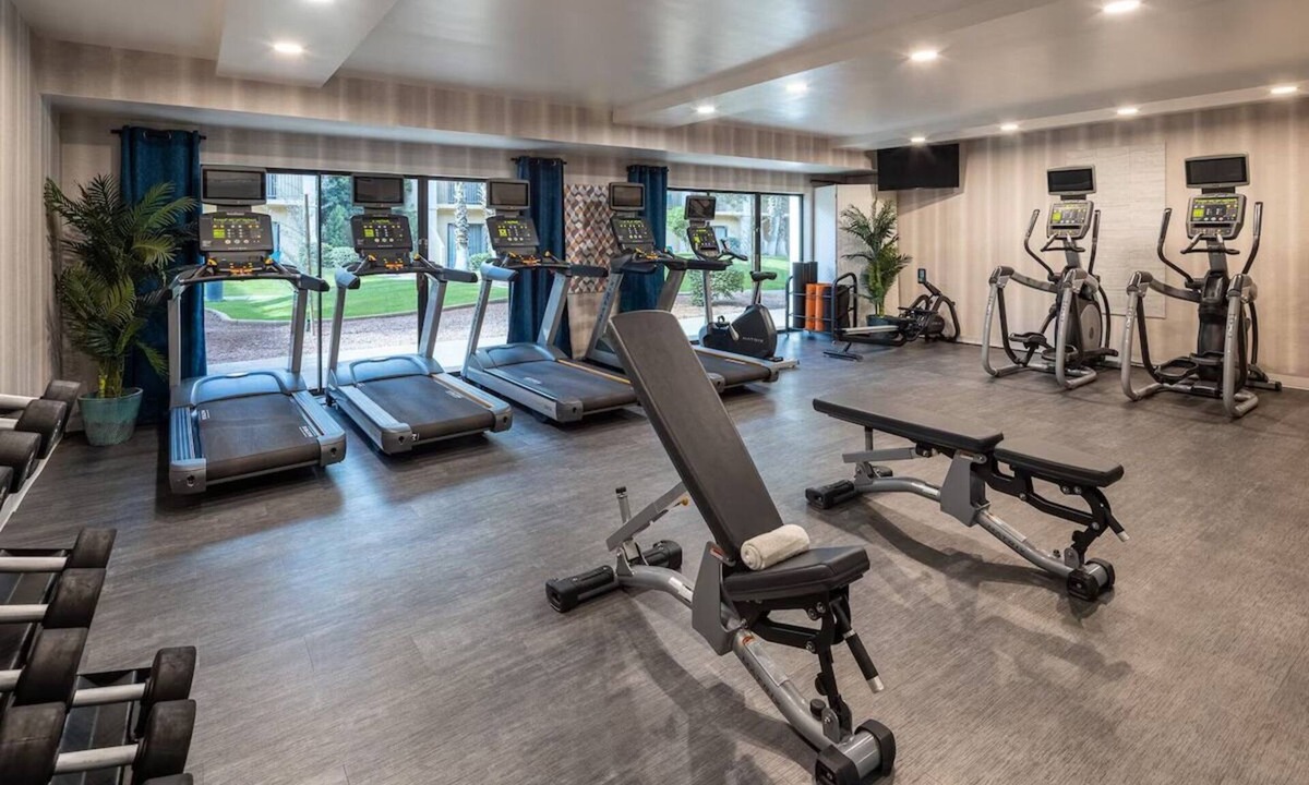 Downtown Resort | Modern Queen Comfort! 2 Units w/Fitness Center + Free Parking!
