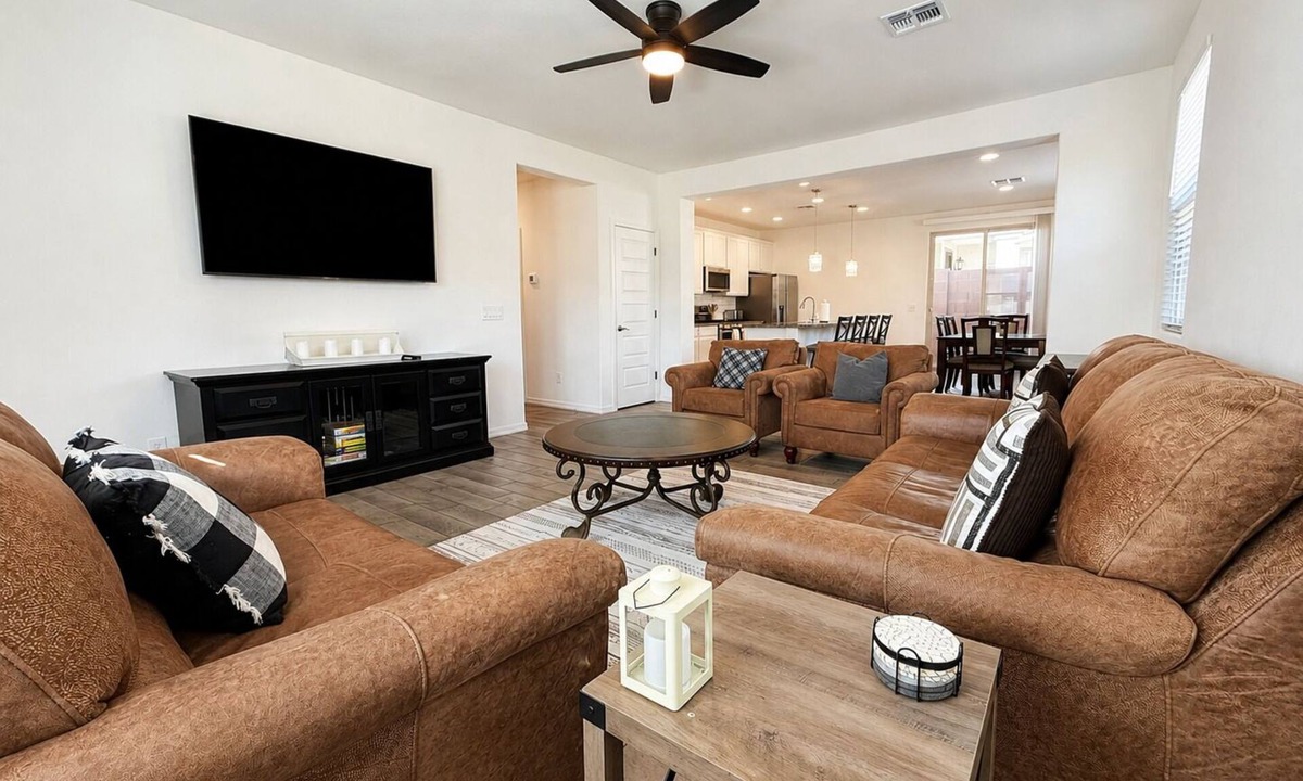 Surprise House | Modern Retreat - Pool - Fire Pit - Near Lake - Surprise Stadium - Near Sports
