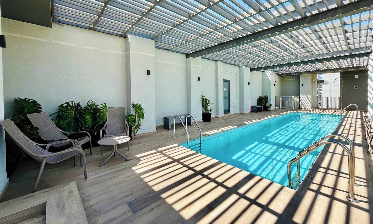 Apoquindo Apartment | Modern Studio in Prime Laundry Rooftop Pool Gym