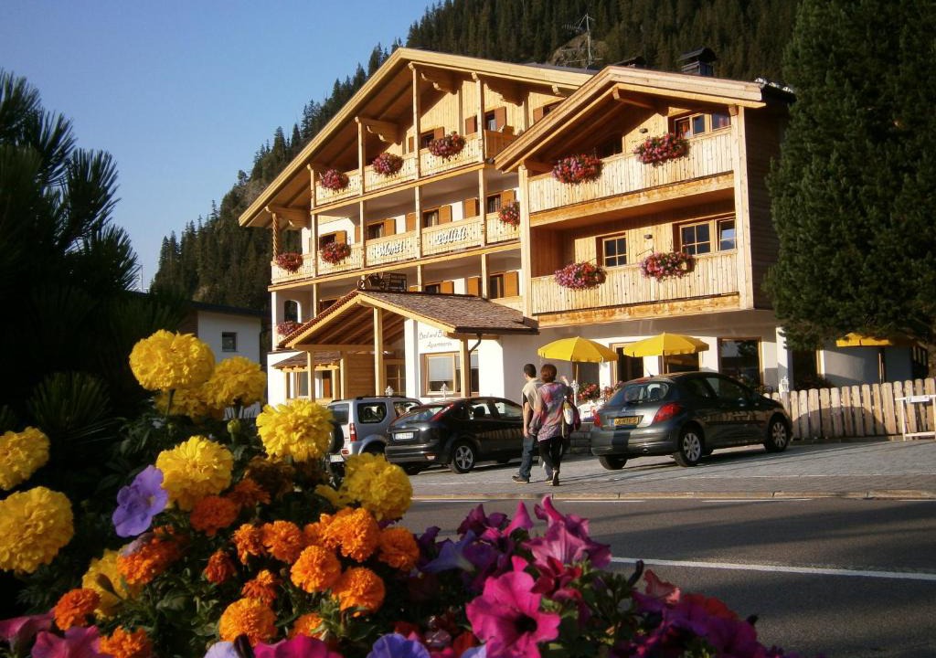 Corvara in Badia House | Monti Pallidi B&B Apartments