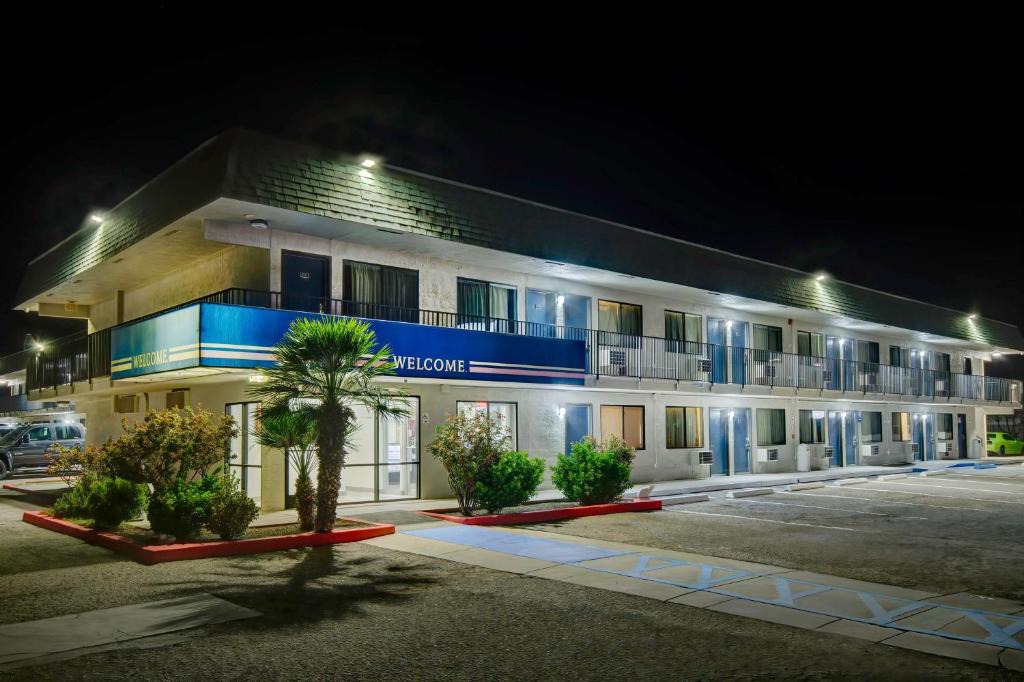 Douglas Hotel | Motel 6-Douglas, AZ