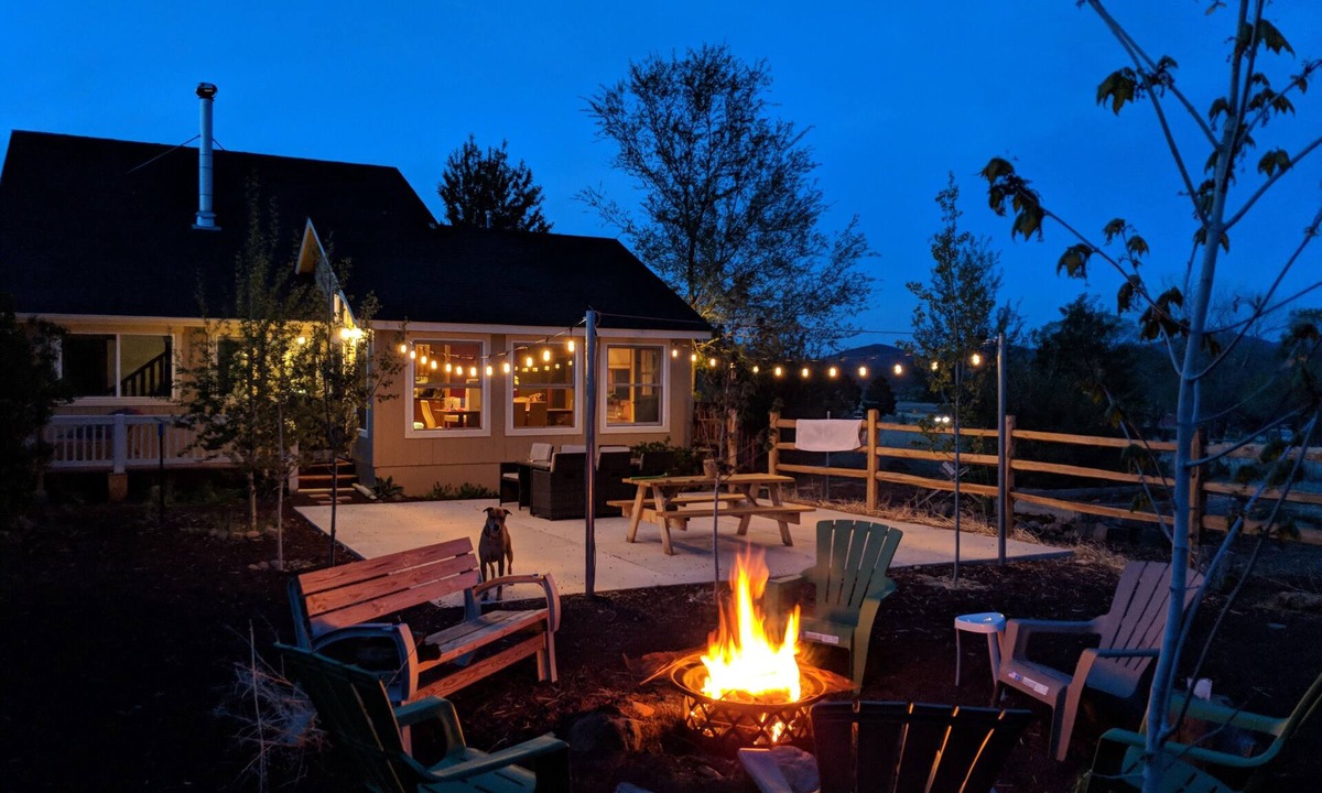 Flagstaff House | Mountain Views, Pro-clean, isolated, but close to town with fenced yard. Games