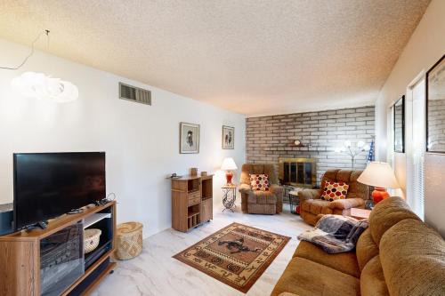 Sierra Vista House | Mtn-View Home w/Large Yard & BBQ in Sierra Vista!