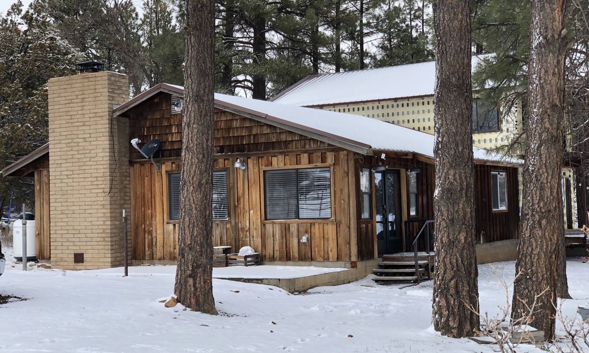 Pinedale Cabin | Multi-Family Northern Cabin Retreat