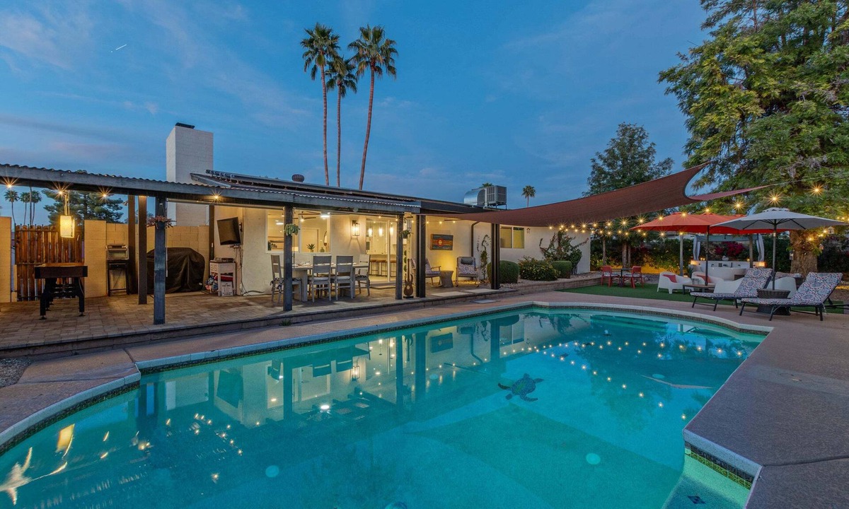 Norma Estates House | Near Trails & Golf, Htd Pool, GOLF CLUBS, TVs All BRs & Patio TV
