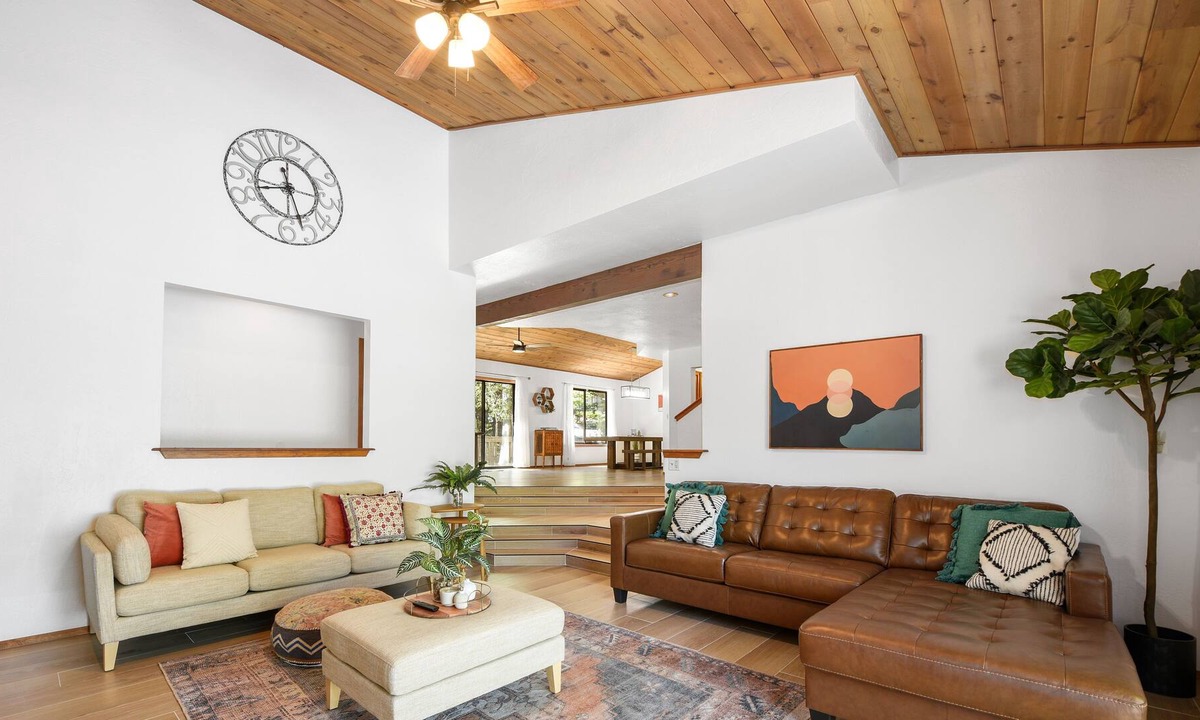 Flagstaff Cabin | NEW 2600sqft Modern Wood Cabin w/ King Bed - 9 min from DT