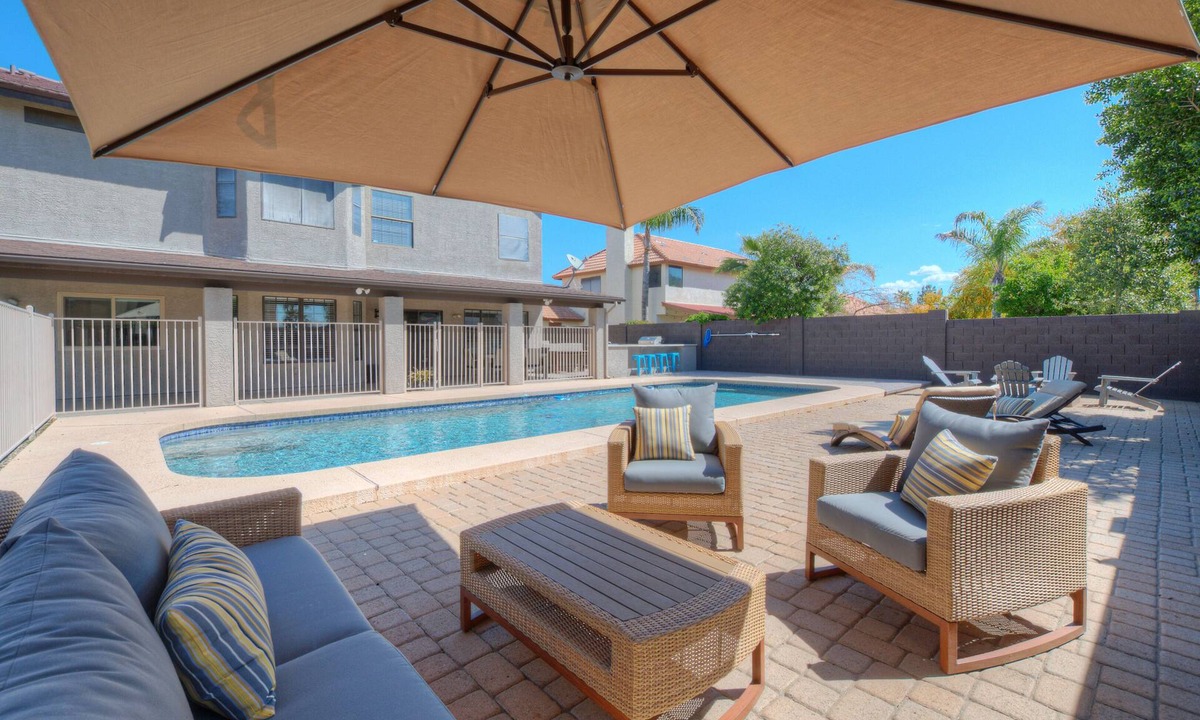 Arabian Views House | NEW -Scottsdale 5bdrm home with Heated Pool - sleeps 12