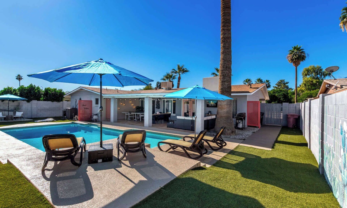 Trail West House | NEW |The Desert Bloomhouse |Heated Pool |Sleeps 12